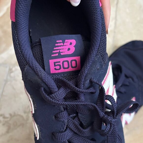 Brand new in box - size 8.5 New Balance Women's Dark Blue and Hot Pink Sneakers - Picture 3 of 5